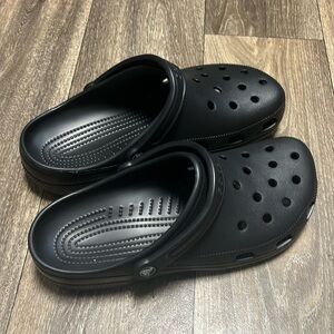 Black Crocs